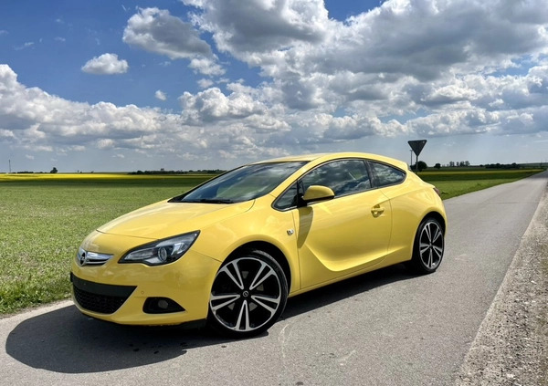 Opel Astra cena 32900 przebieg: 169000, rok produkcji 2012 z Gostyń małe 436
